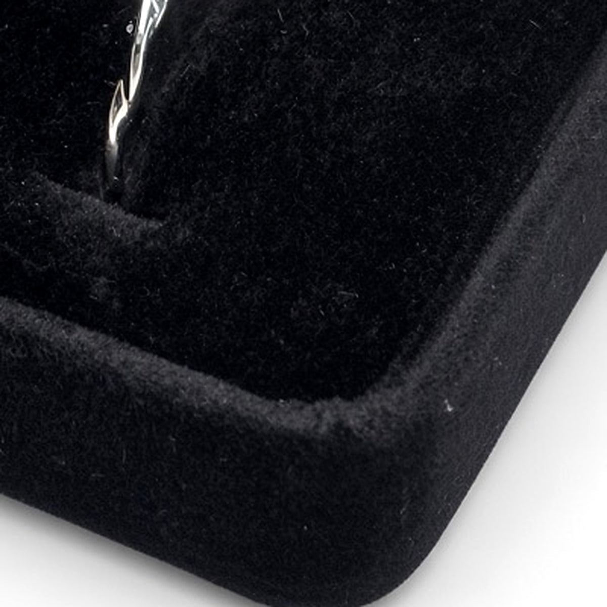 V37R-BK black velvet ring box rounded corner texture detail