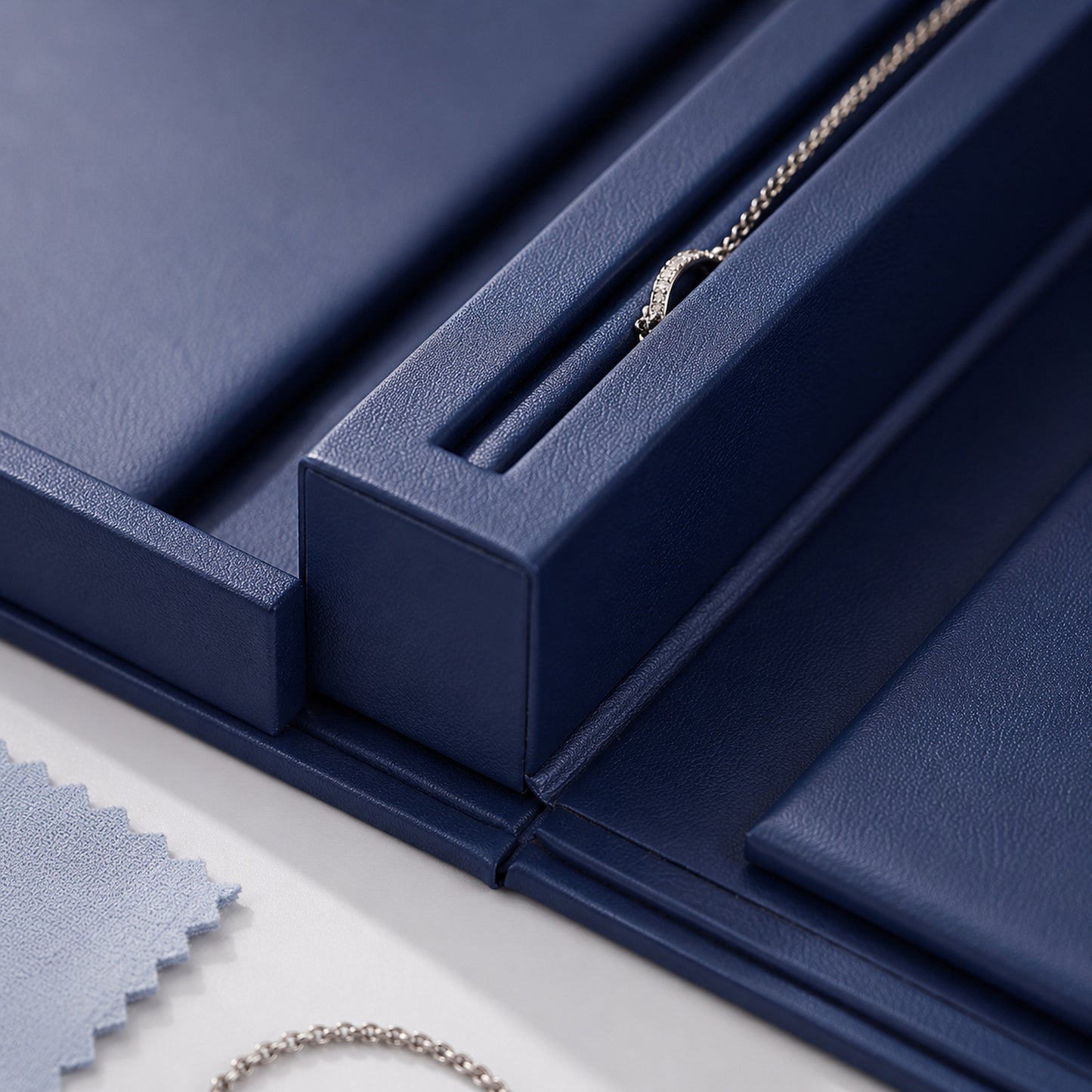 Blue Book-Style Portable Jewelry Display – Foldable Sales Presentation Tray | Jeweller Buy
