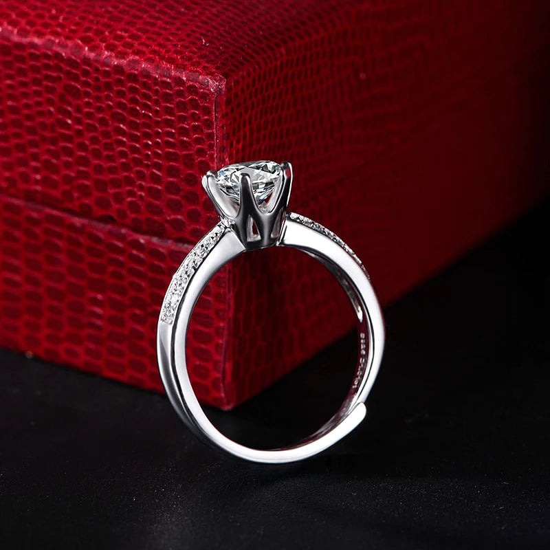 Jeweller Buy Wholesale 1.0ct 925 Sterling Silver VVS1 Lab Diamond Moissanite Halo Rings round Wedding Engagement Ring for Women for Parties