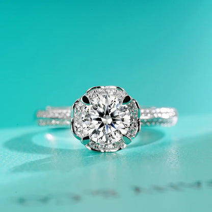 Jeweller Buy 925 Sterling Silver 1.0ct Round Brilliant Cut Moissanite Diamond Engagement Ring