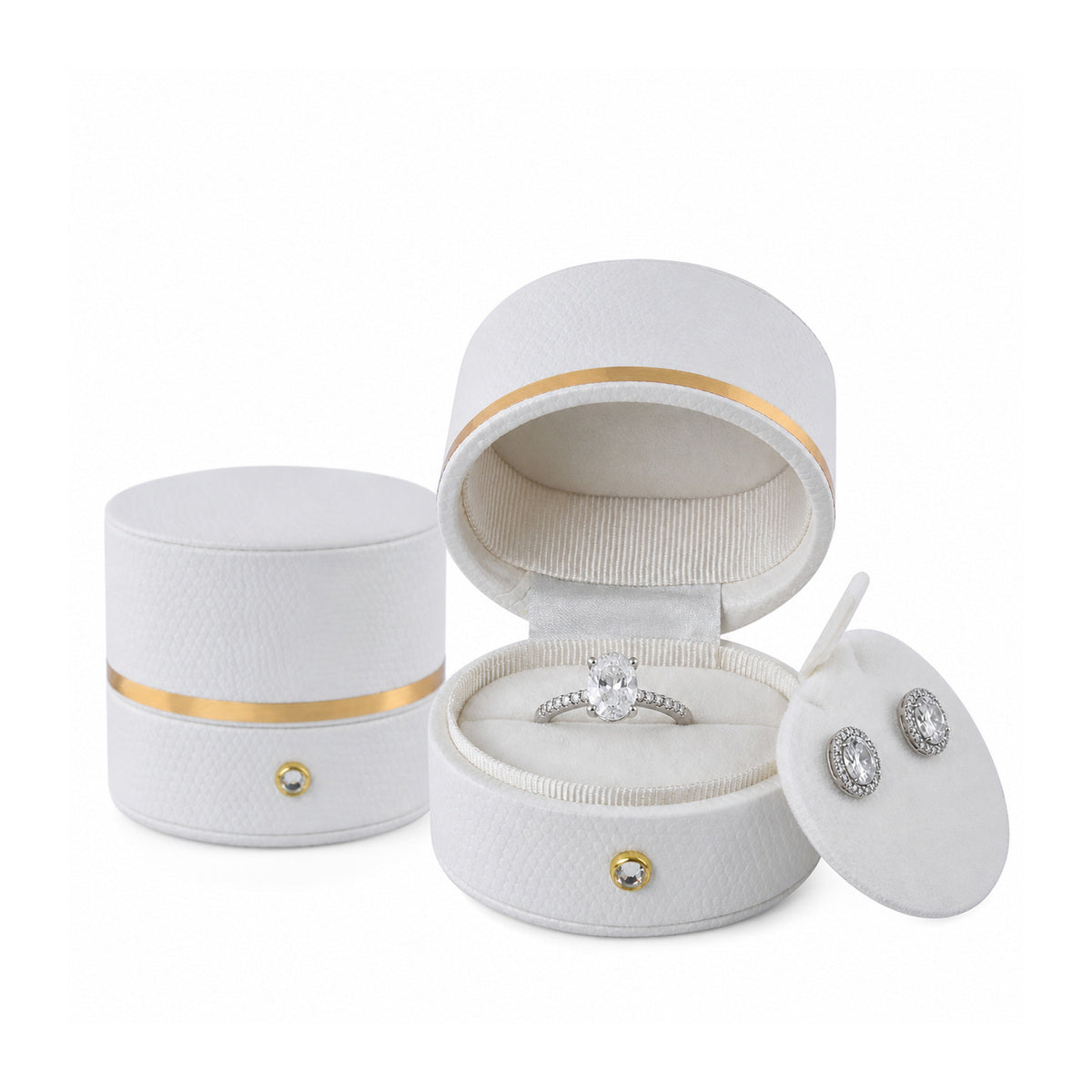 White oval ring box L022R, open and closed views with a ring and earrings on the removable insert.