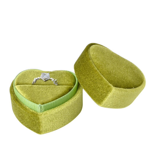 ring box - Green Heart-Shaped Velvet Ring Box V10-R1 G front view