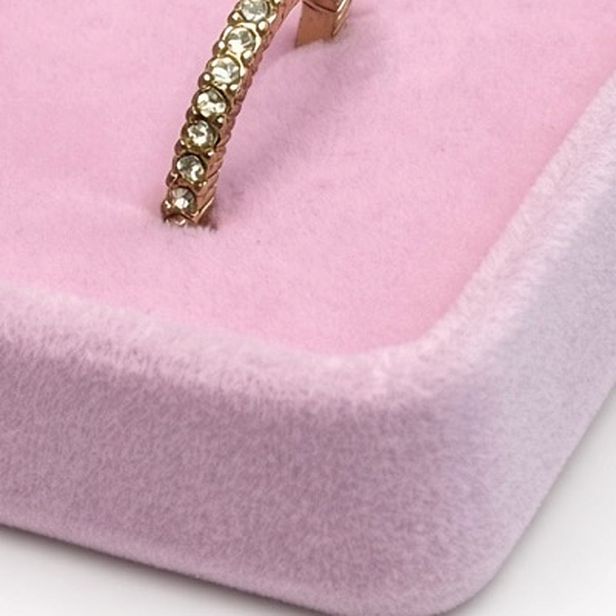 V37R-P pink velvet ring box rounded corner texture detail
